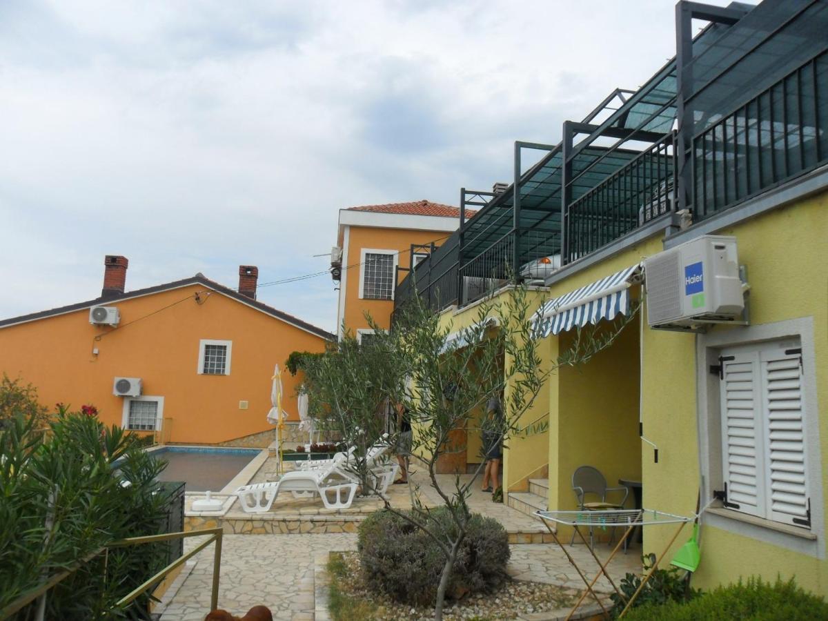 Apartments Zlato - With Pool Senj  Exterior foto